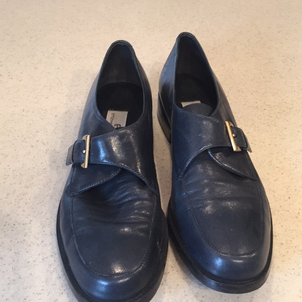 COPY - Woman’s Navy size 71/2  N Etienne Aigner s…